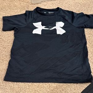 Under Armour Kids' black logo  T-Shirt XS
